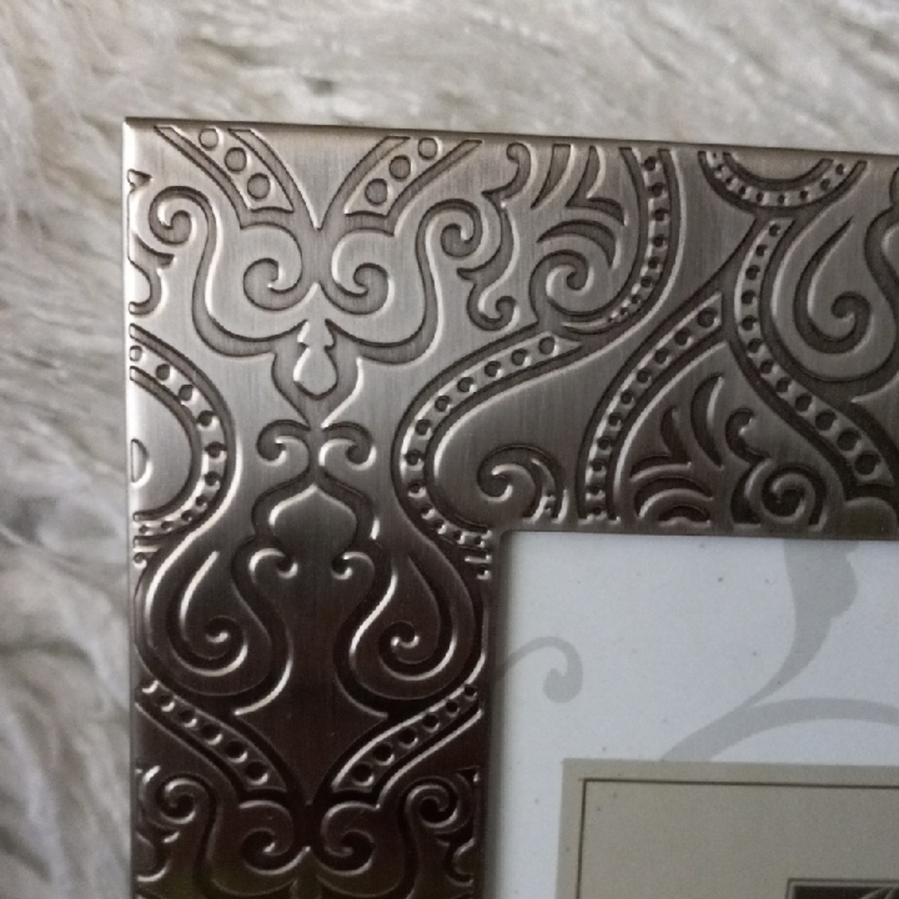 Jaclyn Smith Ornate Silver Picture Frames - Picture 6 of 8
